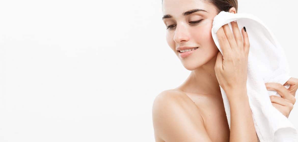 Zlepšenie Kože A Vlasov, Akné